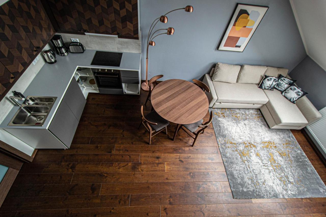 Quite Loft With Balcony And 3 Air Conditioners 布拉格 外观 照片